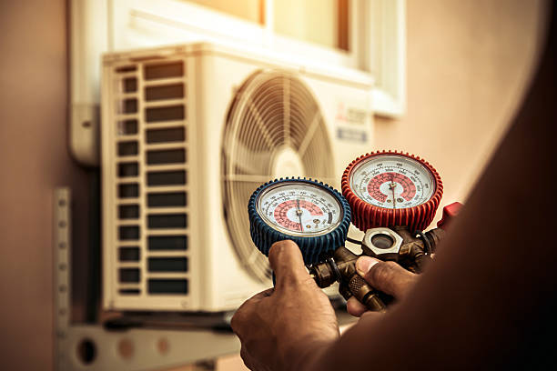 Professional Ac Installation technician working in Amissville, VA